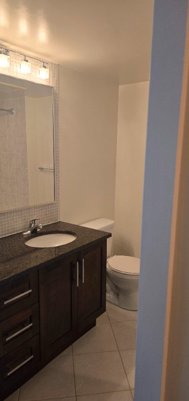 FOR RENT 1 + Den bedrooms Apartment at 138 Somerset Street West, Ottawa, ON