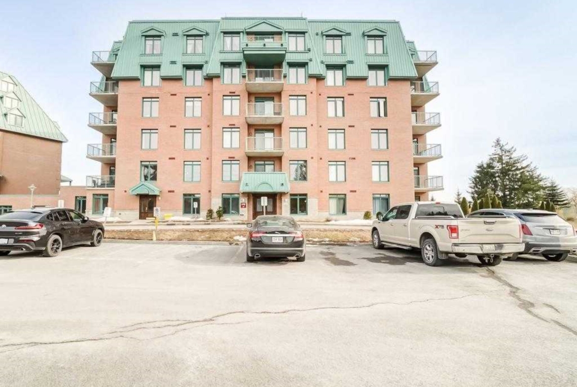 1465 sqft Golf Course Executive Condo for Sale in Château Cartier – 2 Bedrooms, 2 Bathrooms