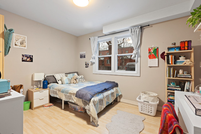 5 bedrooms 2 baths Apartment For Rent in Ottawa Ontario