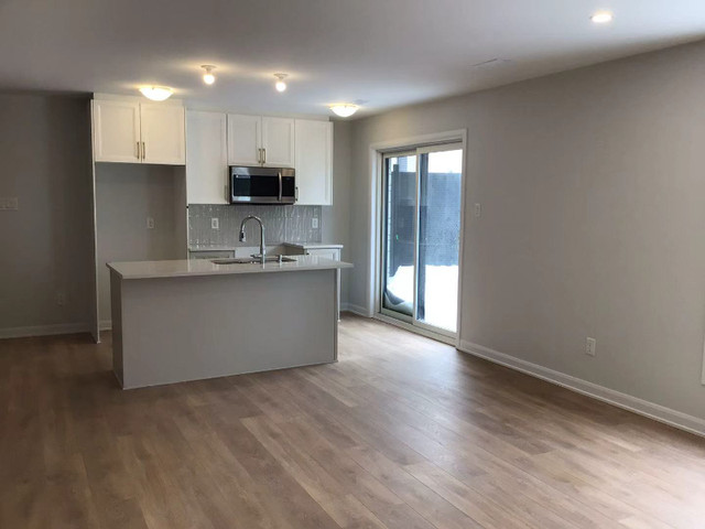 2 bedrooms 1.5 baths Townhouse For Rent in Ottawa Ontario