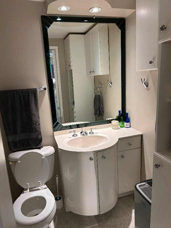 Bachelor/Studio 1 baths Basement For Rent in Gatineau Quebec