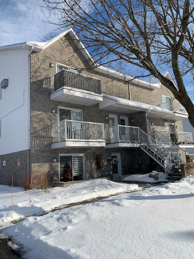 2.5 bedrooms 1 baths Apartment For Rent in Gatineau Quebec