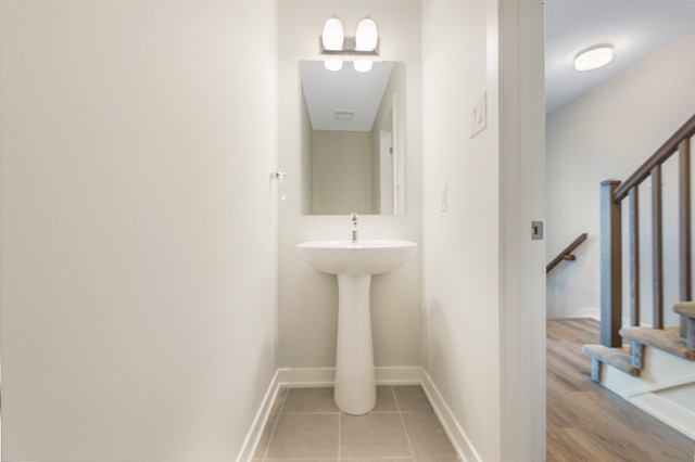 2 bedrooms 2.5 baths Townhouse For Rent in Ottawa Ontario