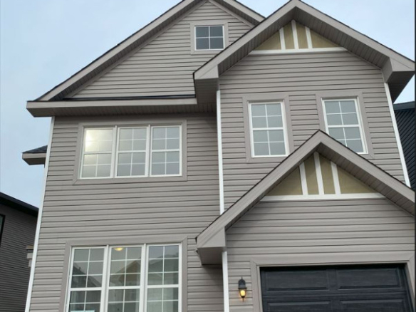 4 bedrooms 2.5 baths House For Rent in Ottawa Ontario