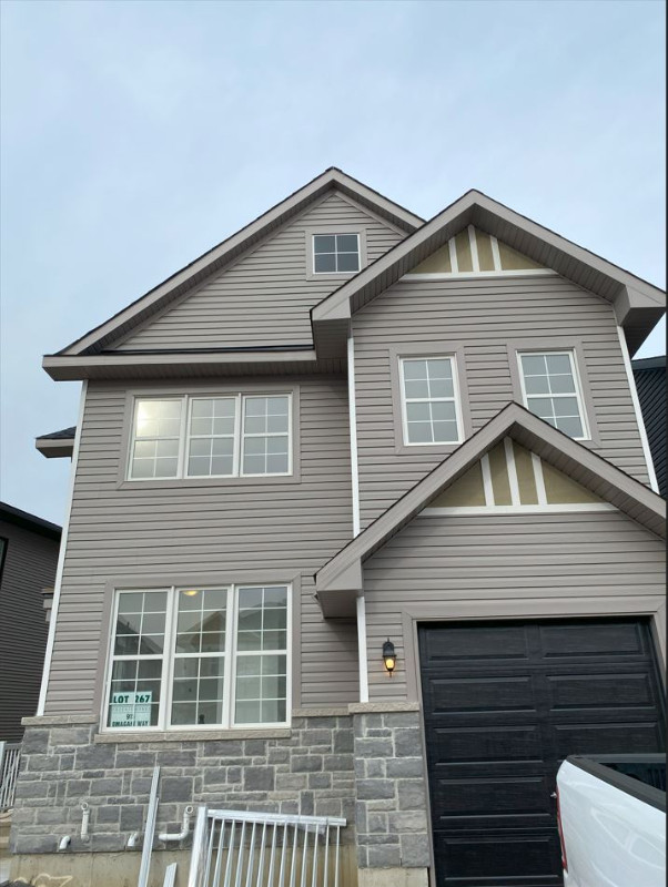 4 bedrooms 2.5 baths House For Rent in Ottawa Ontario