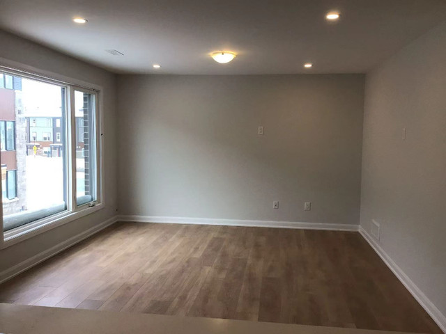 2 bedrooms 1.5 baths Townhouse For Rent in Ottawa Ontario