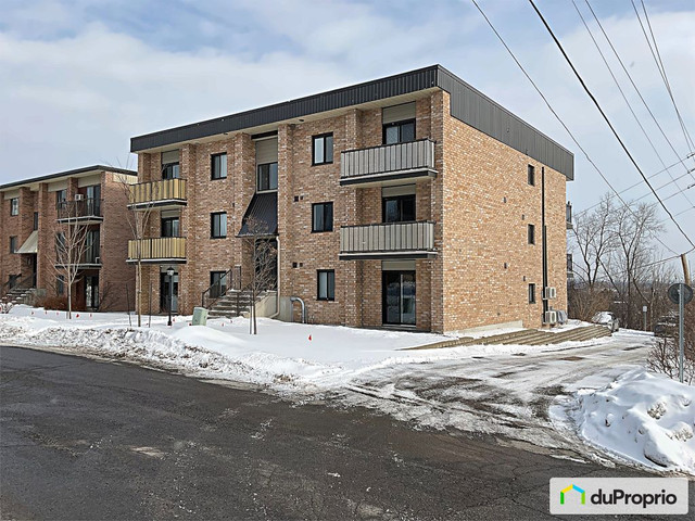 2 bedrooms 1 baths Condo For Sale By Owner in Gatineau Quebec