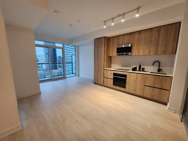 2 bedrooms 2 baths house For Sale By Owner in Toronto Ontario