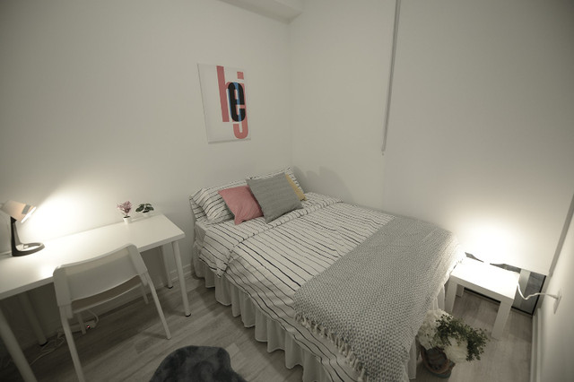 2 + Den bedrooms 2 baths house For Sale By Owner in Toronto Ontario