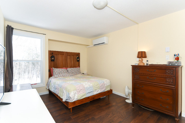 3 bedrooms 1.5 baths house For Sale By Owner in Ottawa Ontario