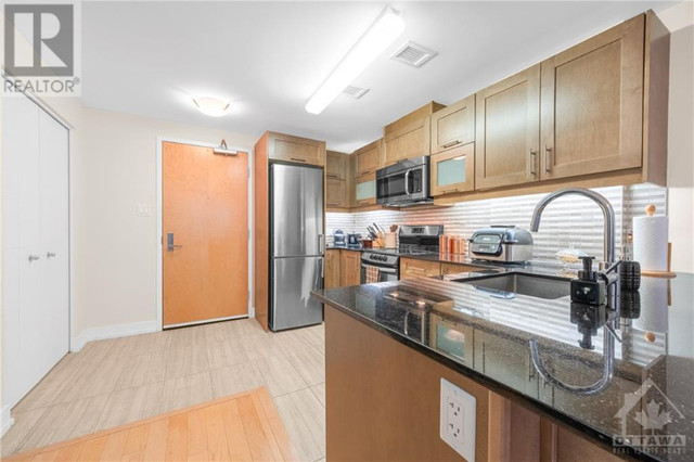 1 + Den bedrooms 1 baths house For Sale By Owner in Ottawa Ontario