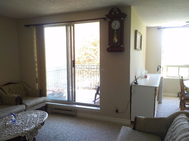 2 bedrooms 1.5 baths house For Sale By Owner in Ottawa Ontario