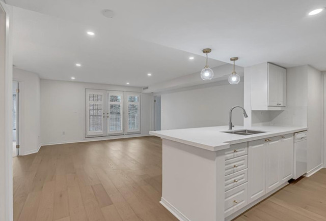 2 bedrooms 2 baths house For Sale By Owner in Burlington Ontario