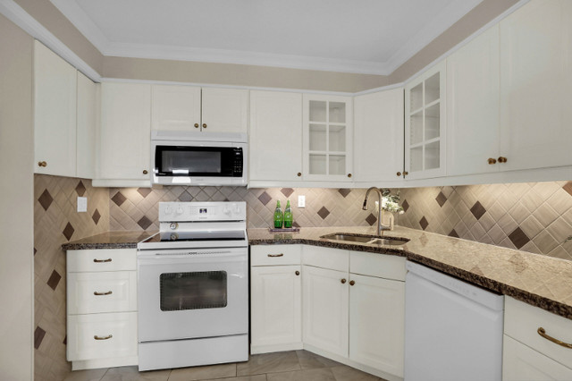 2 bedrooms 2 baths house For Sale By Owner in Hamilton Ontario