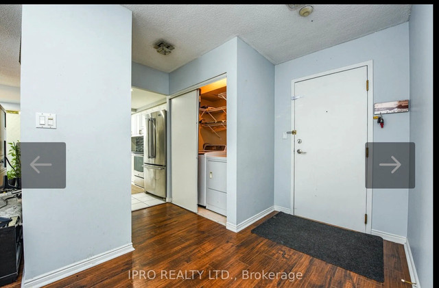 2 + Den bedrooms 2 baths house For Sale By Owner in Mississauga Ontario