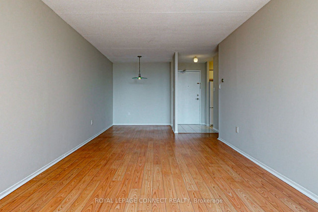 3 bedrooms 2 baths house For Sale By Owner in Pickering Ontario
