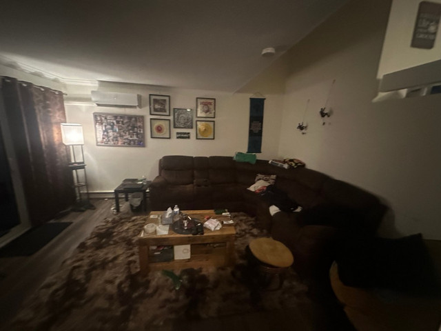 3 bedrooms 1.5 baths house For Sale By Owner in Markham Ontario