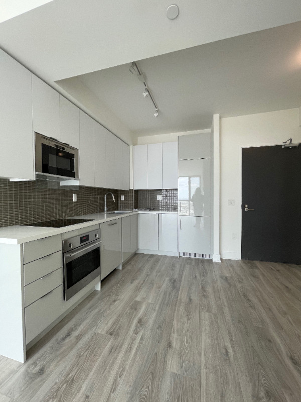 1 bedrooms 1.5 baths house For Sale By Owner in Vaughan Ontario