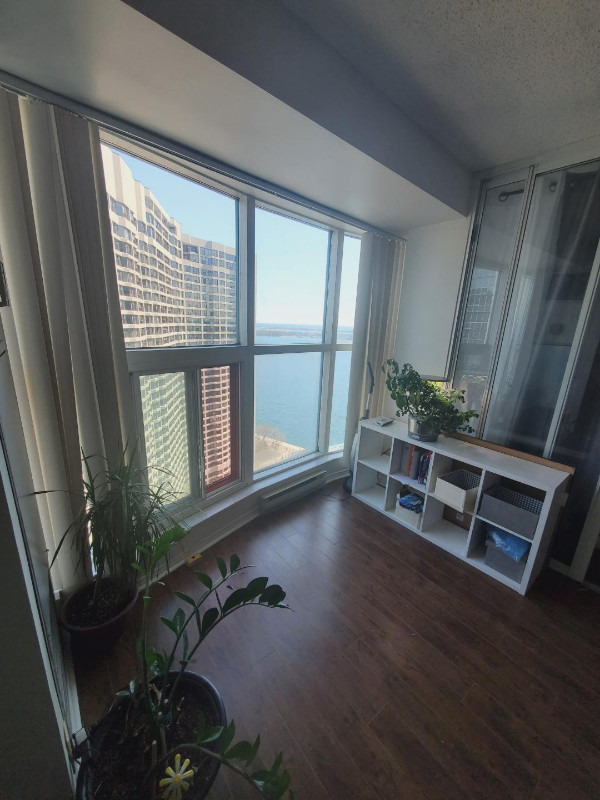 1 bedrooms 1 baths house For Sale By Owner in Toronto Ontario