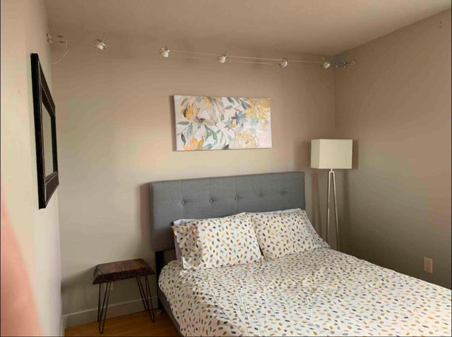 1 bedrooms 1 baths Condo For Sale By Owner in Gatineau Quebec