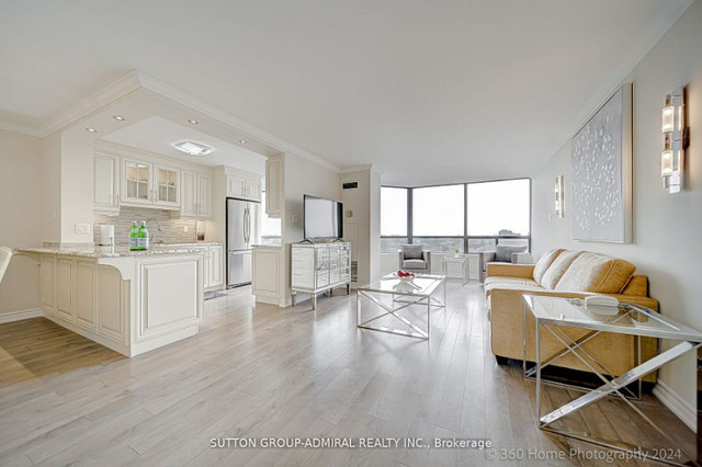 2 bedrooms 2 baths house For Sale By Owner in Scarborough Ontario