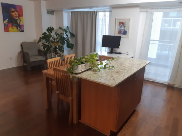 1 + Den bedrooms 2 baths house For Sale By Owner in Scarborough Ontario