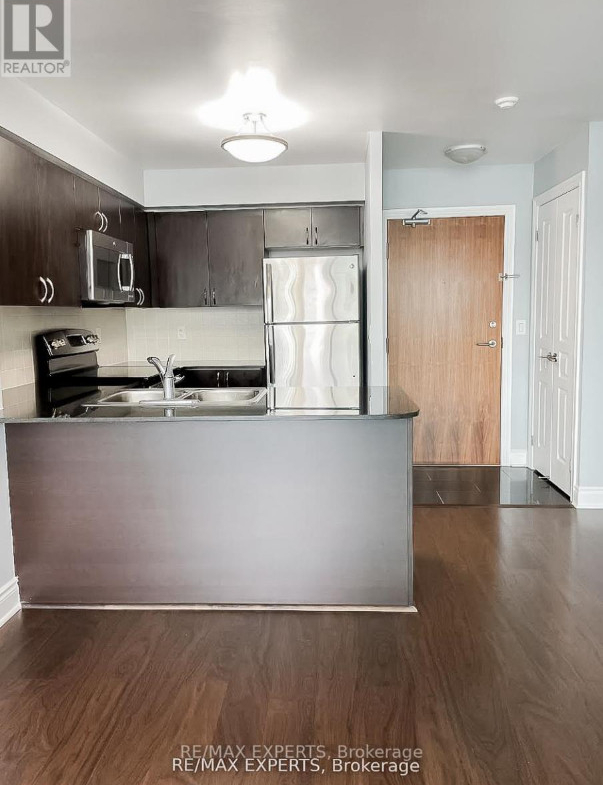 1 + Den bedrooms 1 baths house For Sale By Owner in Vaughan Ontario