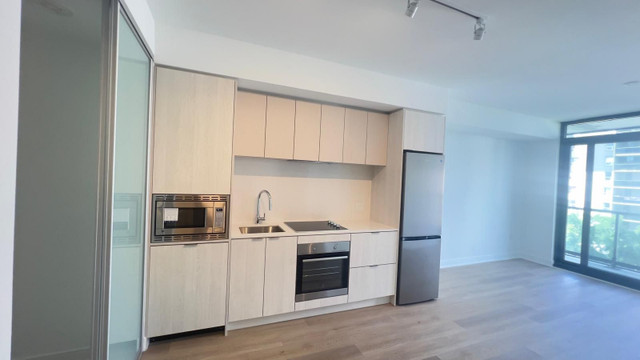 2 bedrooms 2 baths house For Sale By Owner in Mississauga Ontario