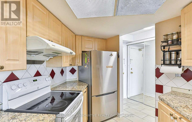 2 bedrooms 2 baths house For Sale By Owner in Etobicoke Ontario
