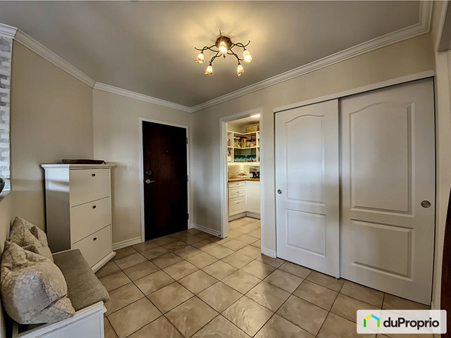3 bedrooms 1.5 baths Condo For Sale By Owner in Gatineau Quebec