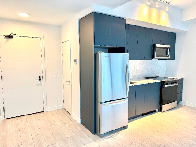 2 bedrooms 1 baths house For Sale By Owner in Whitby Ontario