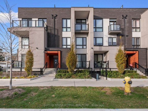 1 + Den bedrooms 1 baths house For Sale By Owner in Toronto Ontario