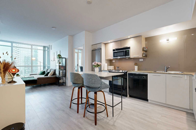 2 + Den bedrooms 2 baths house For Sale By Owner in Toronto Ontario