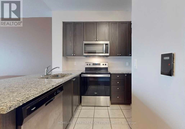 1 + Den bedrooms 1 baths house For Sale By Owner in Mississauga Ontario