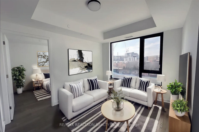 1 + Den bedrooms 1 baths house For Sale By Owner in Toronto Ontario