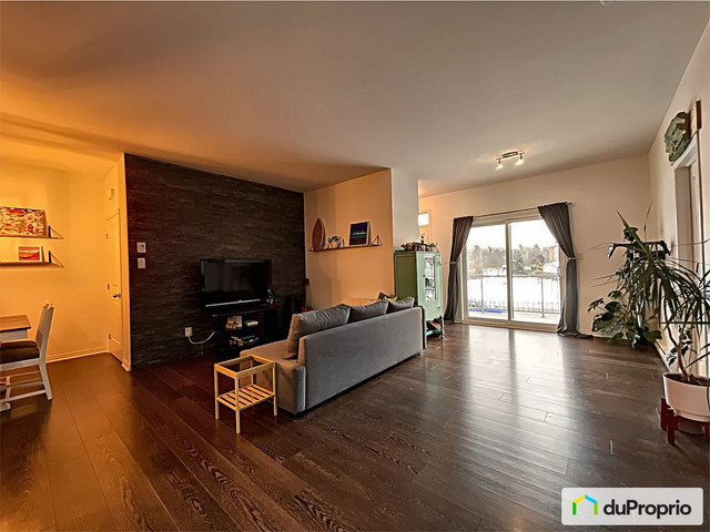 2 bedrooms 1 baths house For Sale By Owner in Ottawa Ontario