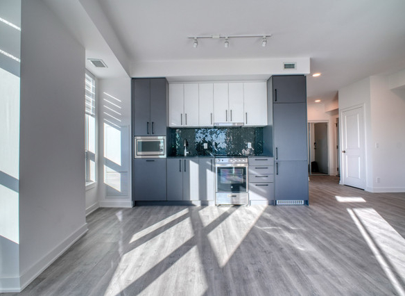 2 bedrooms 2 baths house For Sale By Owner in Etobicoke Ontario