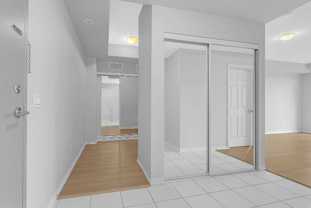 2 + Den bedrooms 2 baths house For Sale By Owner in Mississauga Ontario