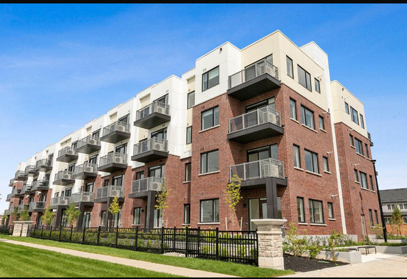 1 + Den bedrooms 1 baths house For Sale By Owner in Mississauga Ontario