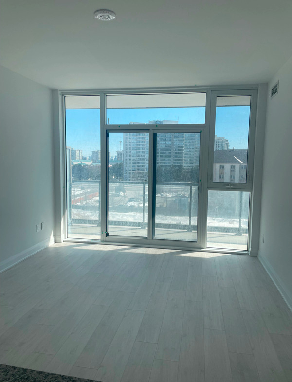 1 bedrooms 1 baths house For Sale By Owner in Markham Ontario