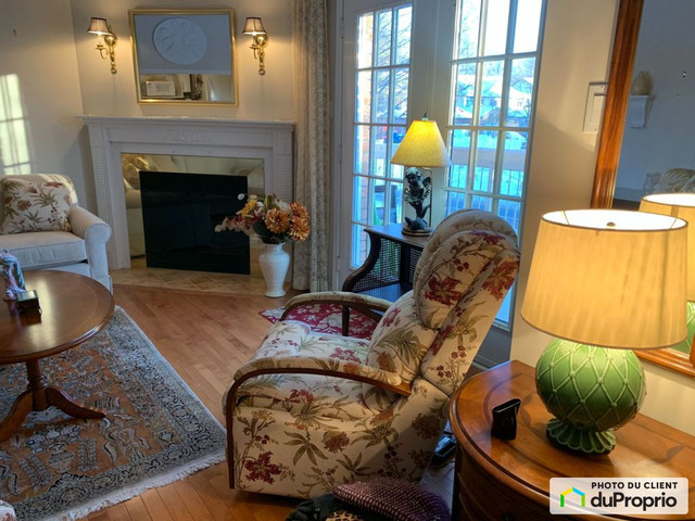 2 bedrooms 1 baths Condo For Sale By Owner in Gatineau Quebec