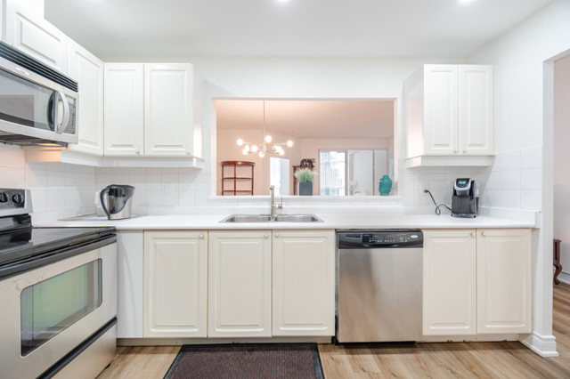 2 + Den bedrooms 2 baths house For Sale By Owner in Toronto Ontario