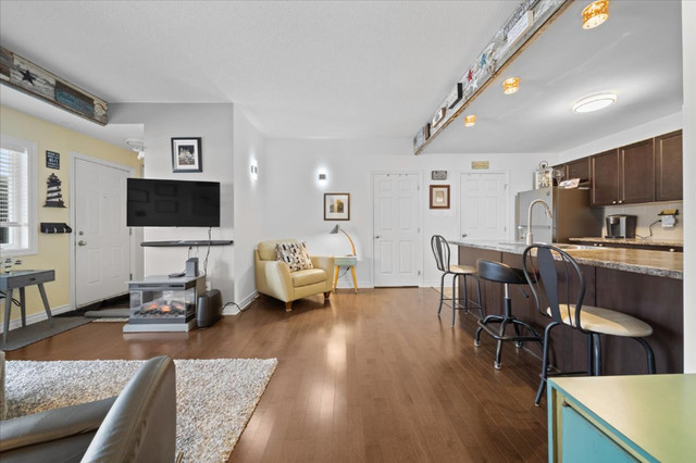 2 bedrooms 1 baths house For Sale By Owner in Ottawa Ontario