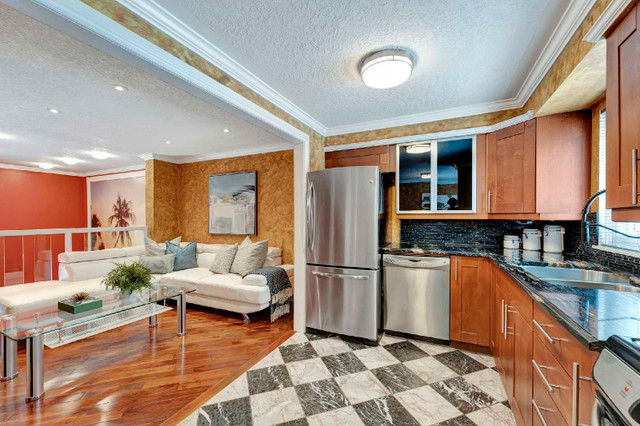 3 bedrooms 1.5 baths house For Sale By Owner in Kitchener Ontario