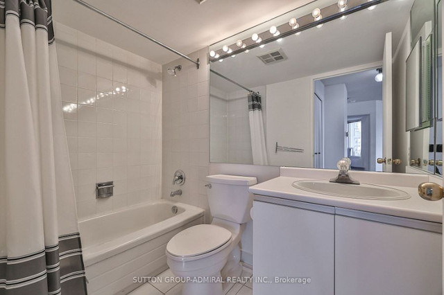2 bedrooms 2 baths house For Sale By Owner in Toronto Ontario
