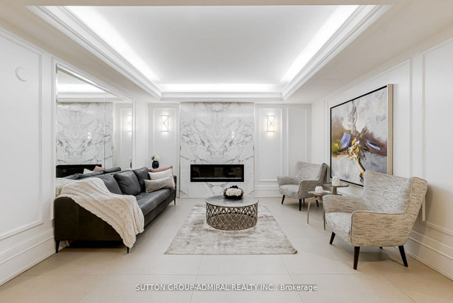 2 + Den bedrooms 2 baths house For Sale By Owner in Richmond Hill Ontario