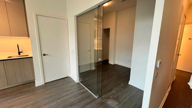 1 bedrooms 1 baths house For Sale By Owner in Toronto Ontario