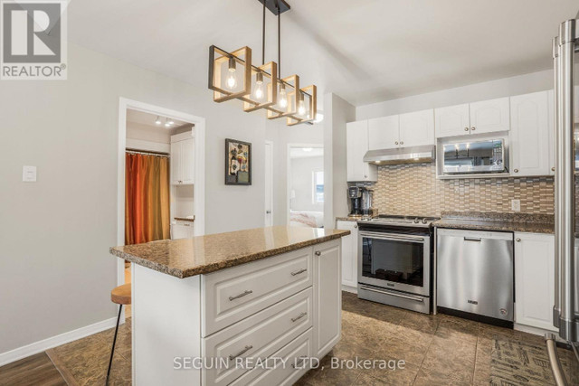 2 bedrooms 1 baths house For Sale By Owner in Rockland Ontario