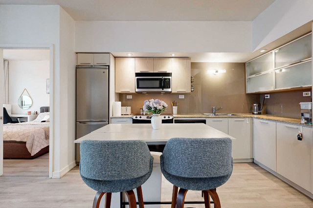 2 + Den bedrooms 2 baths house For Sale By Owner in Toronto Ontario