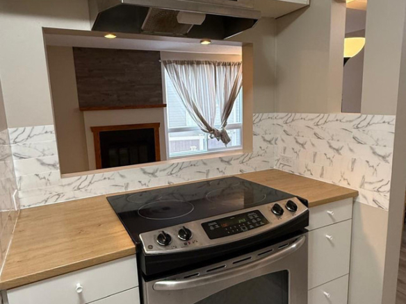 2 bedrooms 1.5 baths house For Sale By Owner in Ottawa Ontario